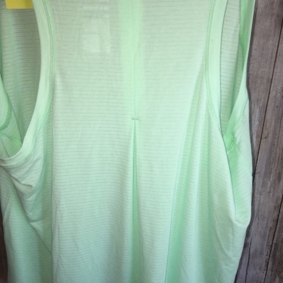 NWT All In Motion Green Tank - Picture 5 of 5